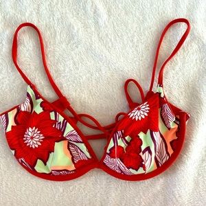 Maaji reversible under wire bikini top!!